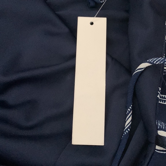 NWT Monteau Navy & White Striped Jumpsuit with Leg Slits - Size M - Picture 9 of 9